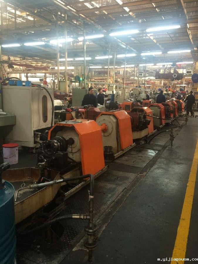 第一拖拉机现场4.jpg 中国第一拖拉机有限公司使用现场片图片