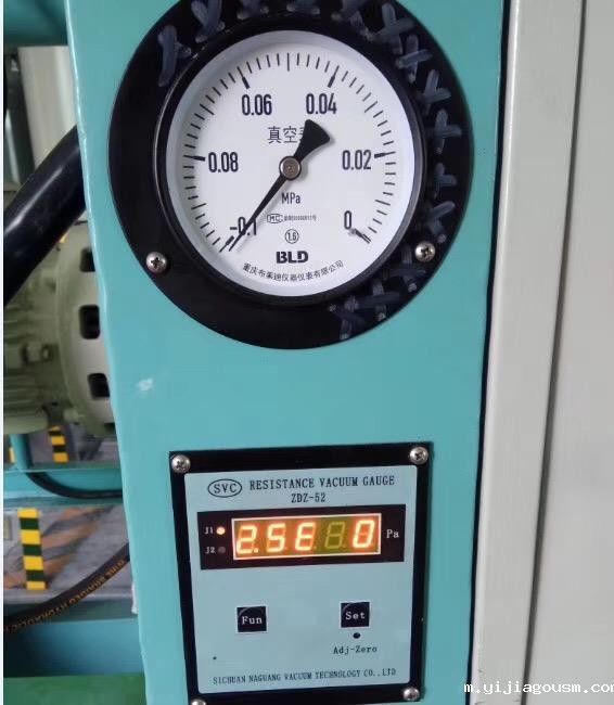 凯潜真空滤油机设备运行真空度在2.5个帕斯卡